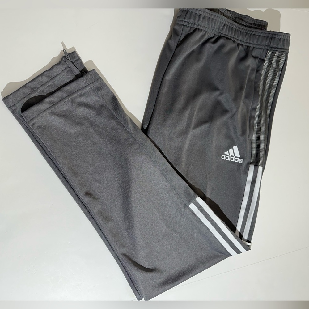 100% polye Measurement for suze XL Waist 18 1/2 ,inseam 11 3/4, out-seam 16,"